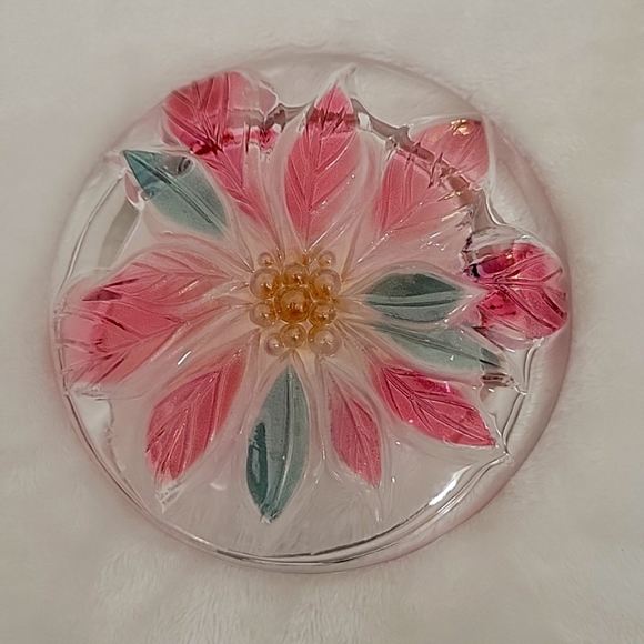 Savoir Vivre Holiday Spirit WY064/507 Pink Poinsettia Round Candy Dish 5.25" Dia - Picture 2 of 3